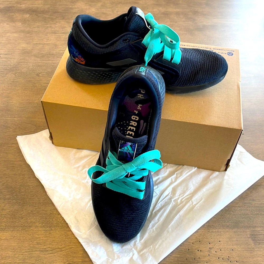Adidas Sneakers